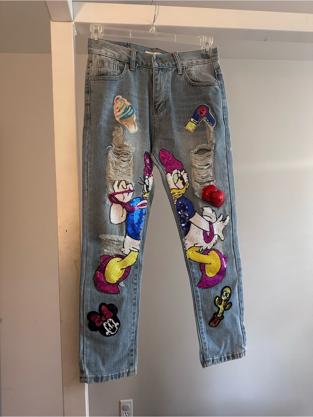 Daisy Duck sequin patch jeans